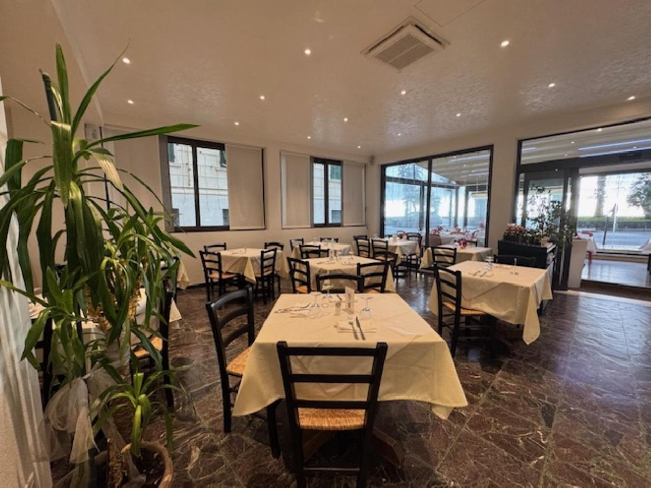Hotel Ristorante Milton Varazze Zewnętrze zdjęcie