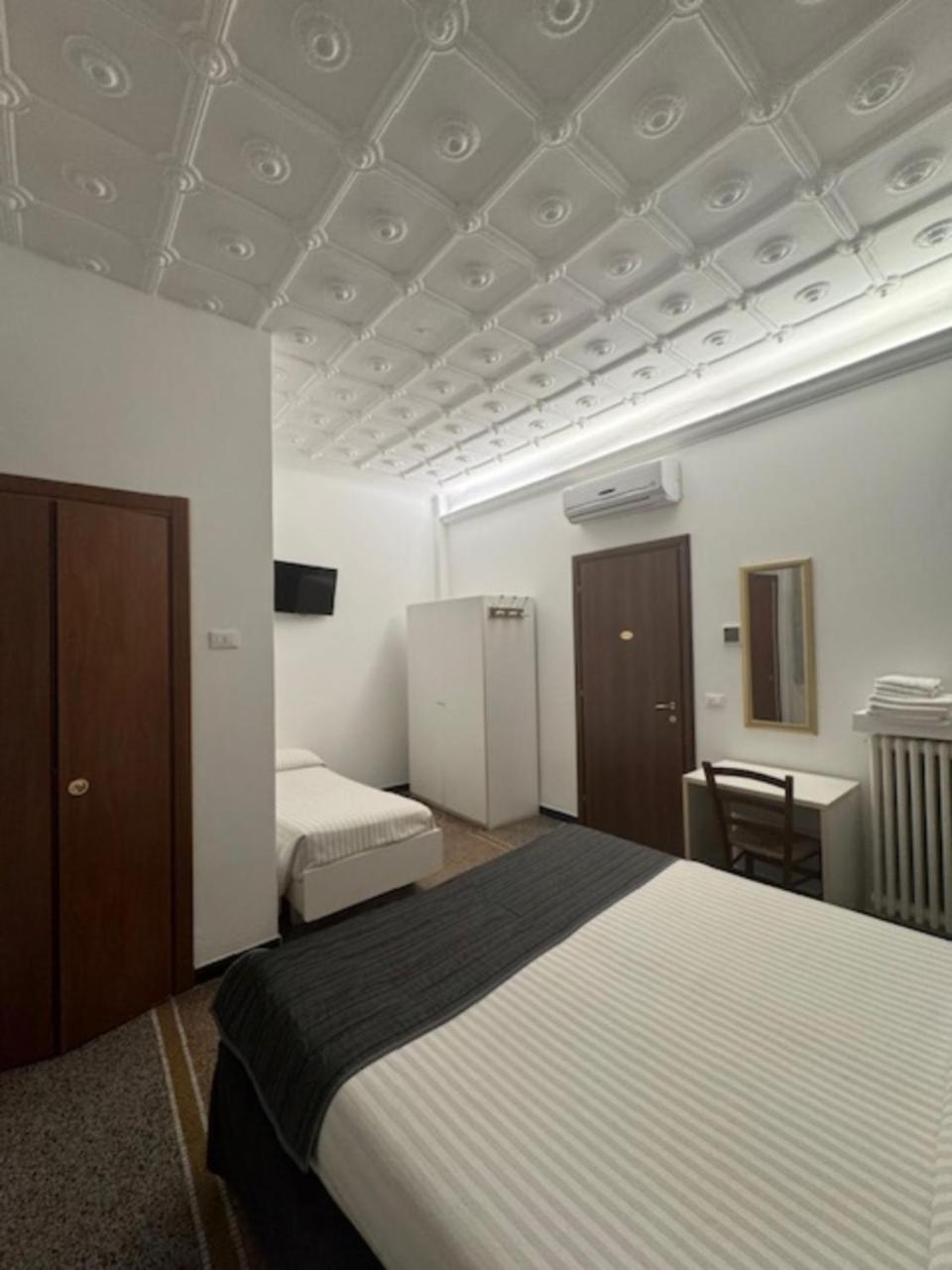 Hotel Ristorante Milton Varazze Zewnętrze zdjęcie