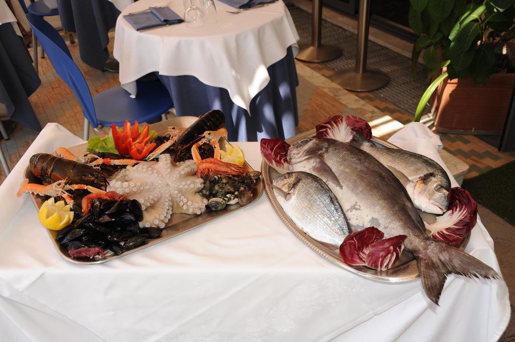 Hotel Ristorante Milton Varazze Zewnętrze zdjęcie