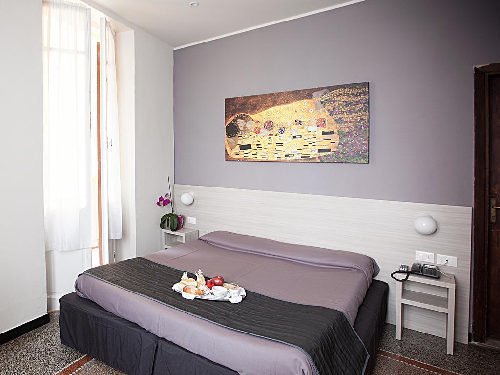 Hotel Ristorante Milton Varazze Zewnętrze zdjęcie