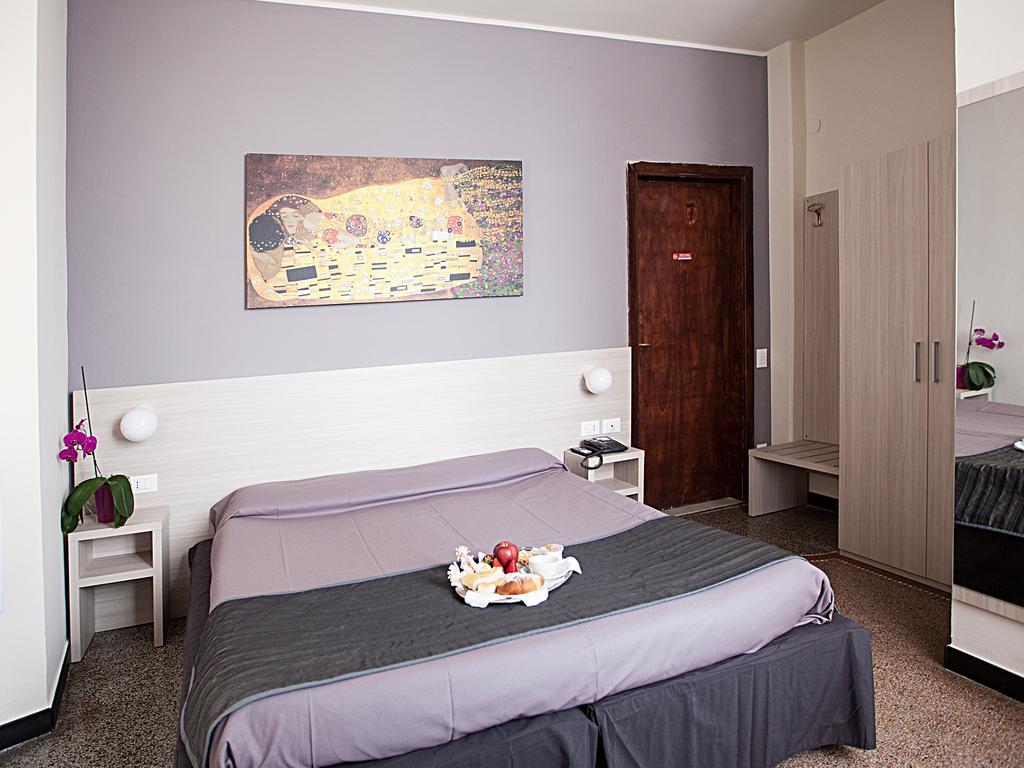 Hotel Ristorante Milton Varazze Zewnętrze zdjęcie