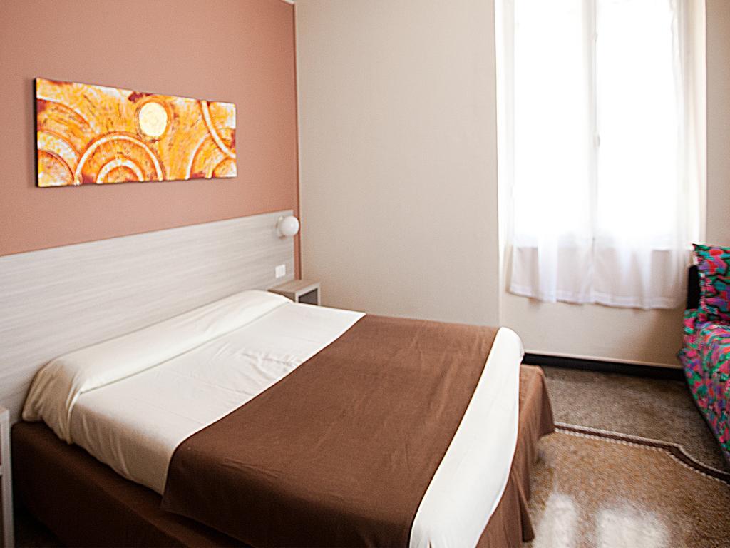 Hotel Ristorante Milton Varazze Zewnętrze zdjęcie