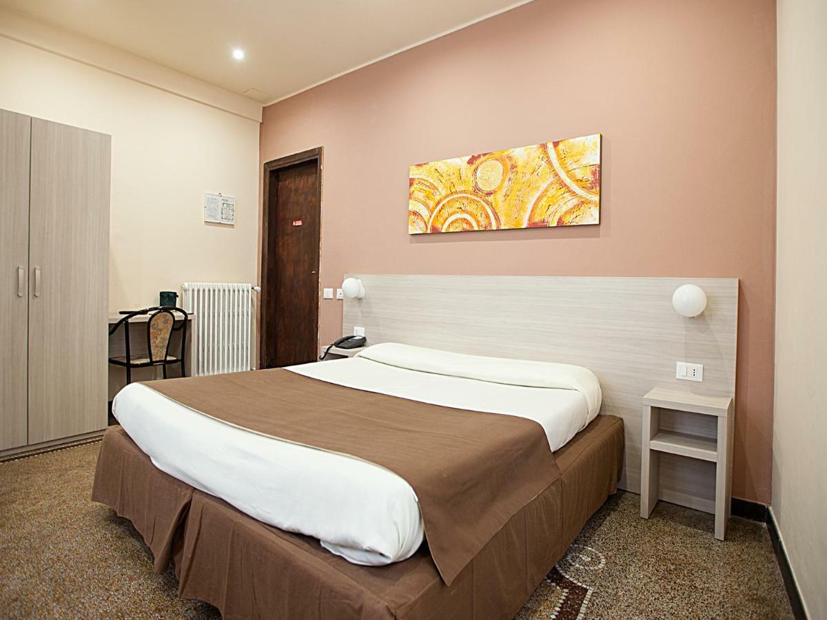 Hotel Ristorante Milton Varazze Zewnętrze zdjęcie